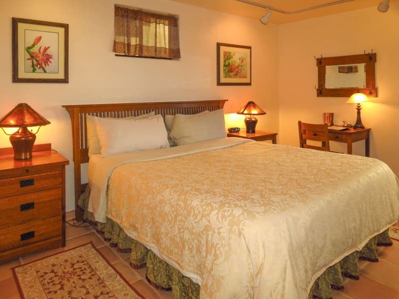Sylvia & Ramon Room interior