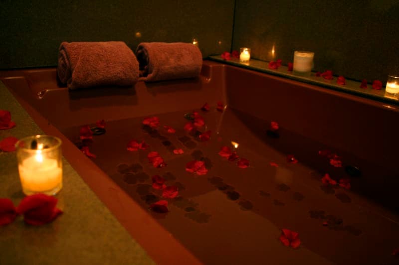 Spa tub for two in the bathroom