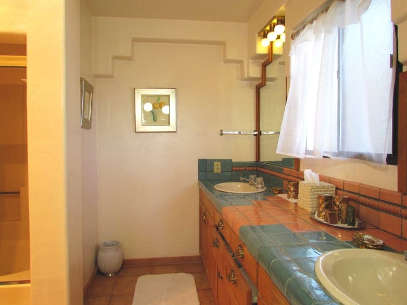 Fred & Ginger en suite bathroom